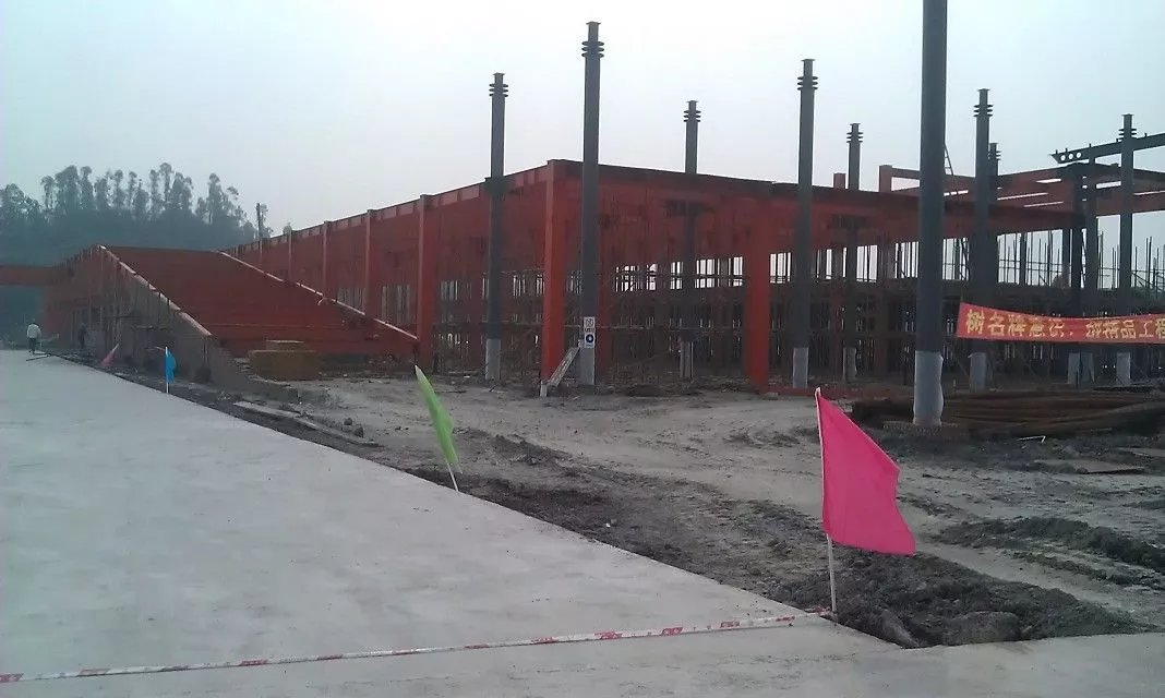奔驰.jpg